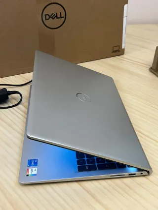 Portátil Dell Inspiron 15 3520 Intel i5 512 GB