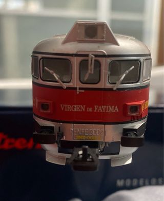 Electrotren 2303 Locomotora RENFE 353-002