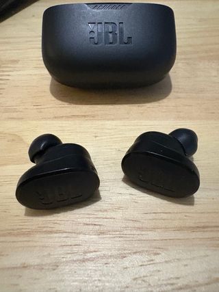 Auriculares Inalámbricos JBL Tune 130 NC