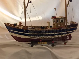 Modellino barca in legno sec. XX