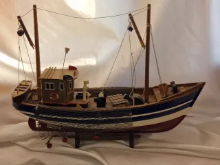 Modellino barca in legno sec. XX