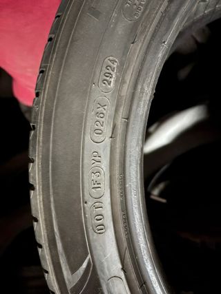 Neumático Michelin 245/45R19 102Y