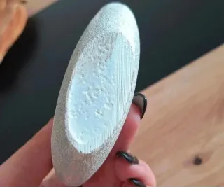 Statuetta coppia abbracciata con cuore