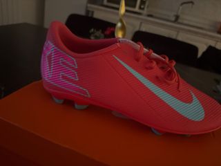 Scarpe da calcio Nike rosa e blu