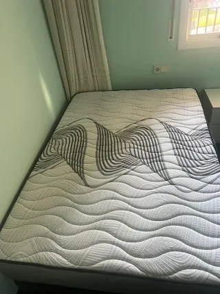 Colchón + somier nuevos.