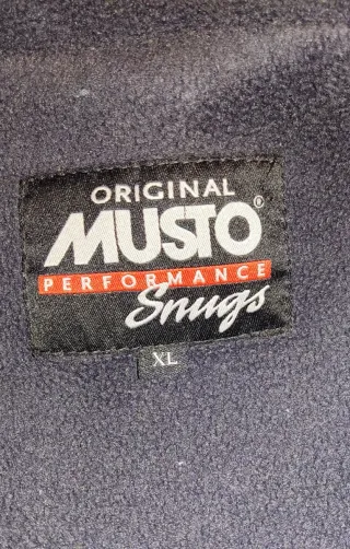 Chaqueta Musto Snug Talla XL Roja