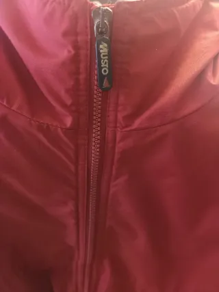 Chaqueta Musto Snug Talla XL Roja