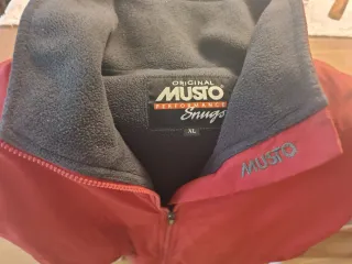 Chaqueta Musto Snug Talla XL Roja