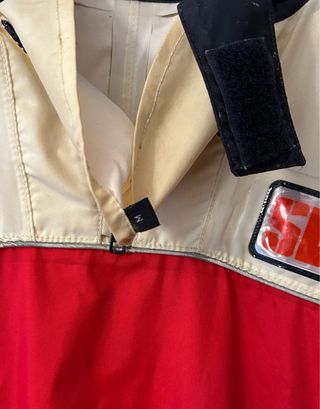 Neopreno y chaquetas cortavientos