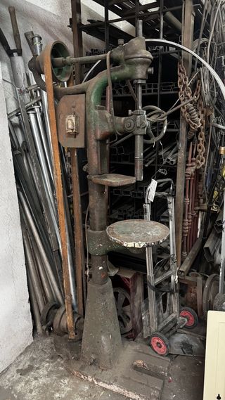 Taladro de columna antiguo coleccionista