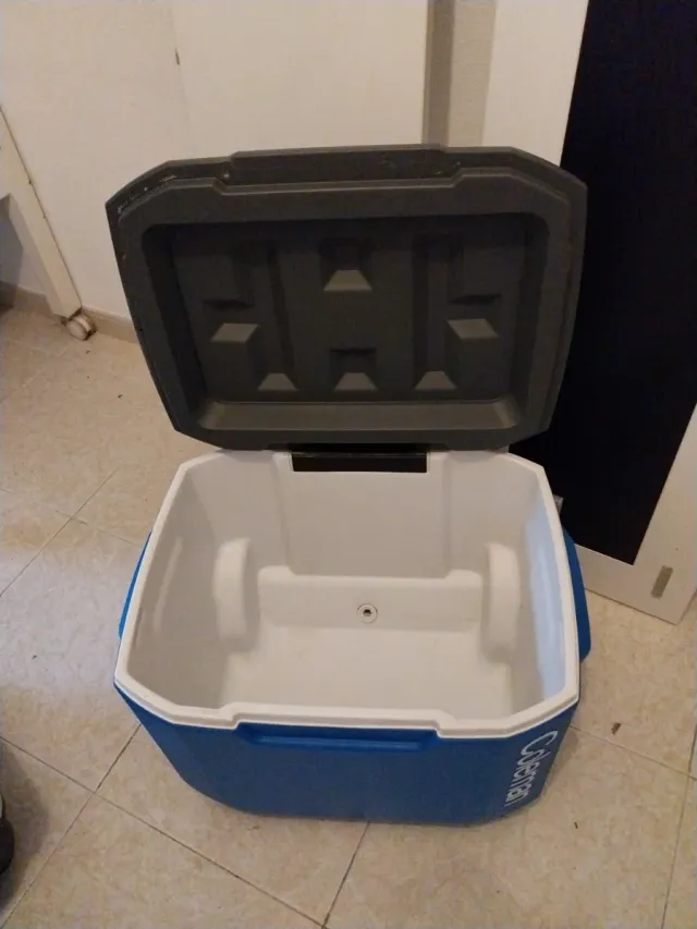 Nevera grande Coleman con ruedas