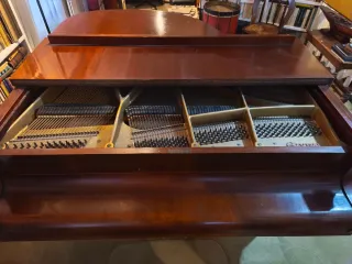 Piano de media cola Gaveau