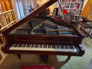 Piano de media cola Gaveau