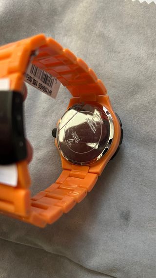 Reloj Guess Naranja y Negro