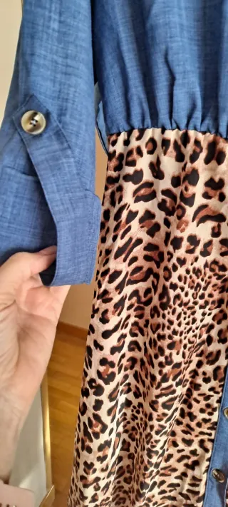 Vestido camisero jean y estampado leopardo