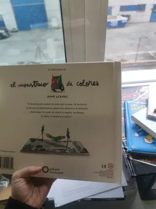 El Monstruo de Colores, un libro pop-up