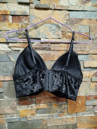 Top Negro Terciopelo Encaje