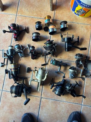 Carretes de pesca variados