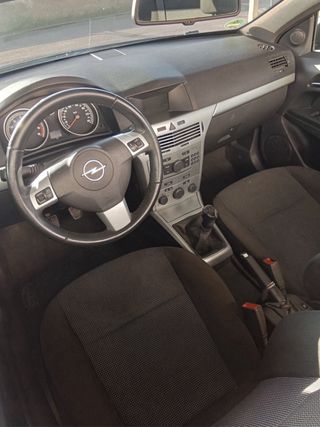 Opel Astra 2010
