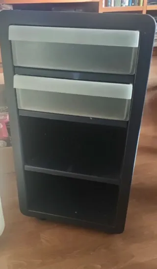 2 Cajoneras de plástico blancas y azul oscuro,