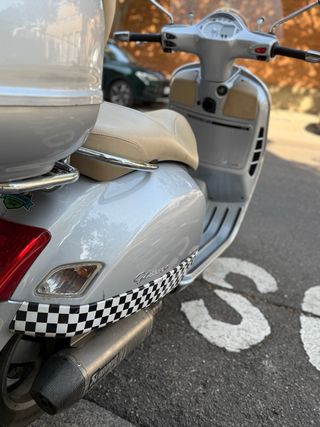 Vespa GTS 250 Plata