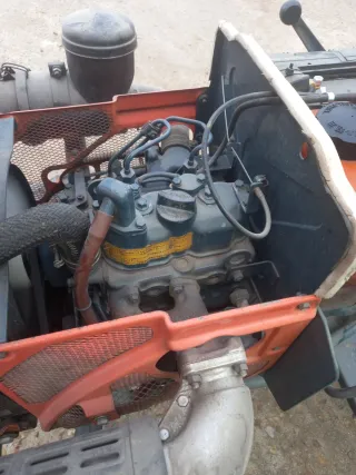 Mini tractor Kubota B5001 4x4  no marear la perdiz