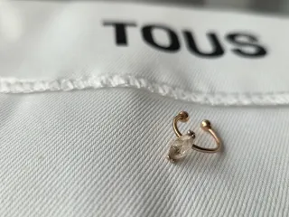 EARCUFF TOUS CON BAÑO DE ORO ROSA Y TOPACIO
