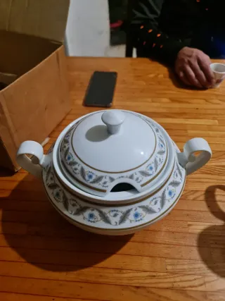 Zuppiera Bischofsthal in porcellana + vassoi