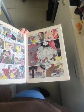 Libro comic de la película Oliver y su pandilla