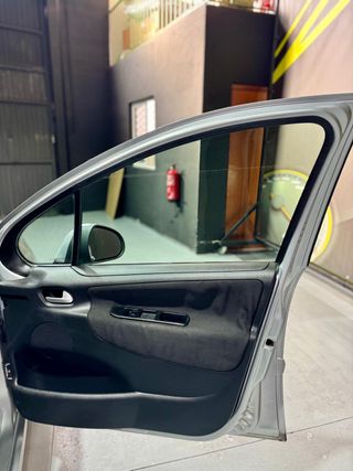 PEUGEOT 207 ACTIVE 1.6 HDI 92 FAP