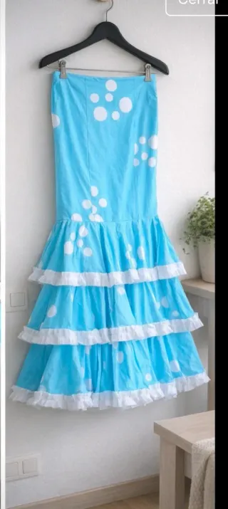 Falda flamenca azul con lunares blancos
