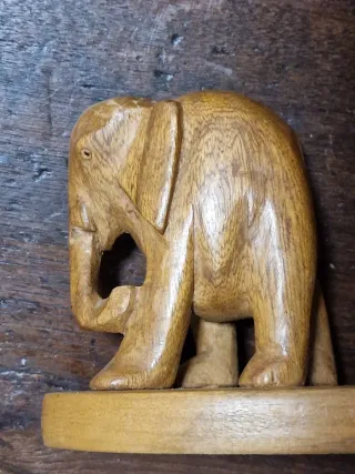 Coppia elefanti decorativi in legno