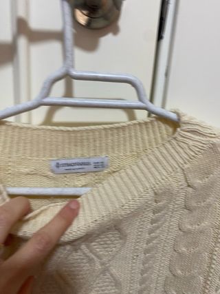 Jersey beige trenzado Stradivarius