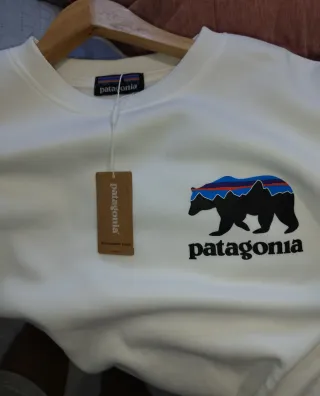 Sudadera Patagonia Oso Multicolor Blanca