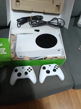 Xbox Series S + Mando