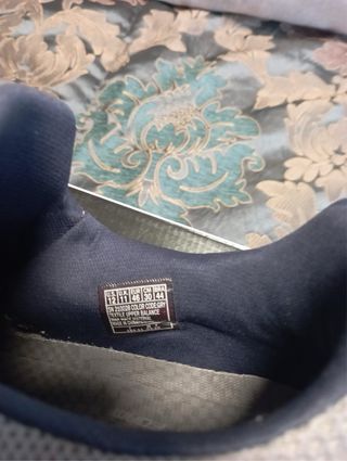 Zapatillas Skechers grises y rojas