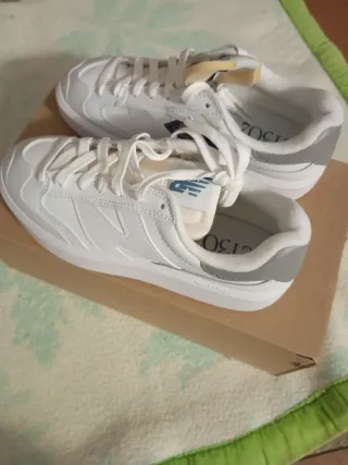 Zapatillas New Balance CT 302 Blancas y Grises