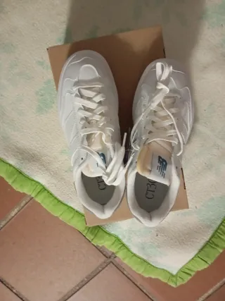 Zapatillas New Balance CT 302 Blancas y Grises