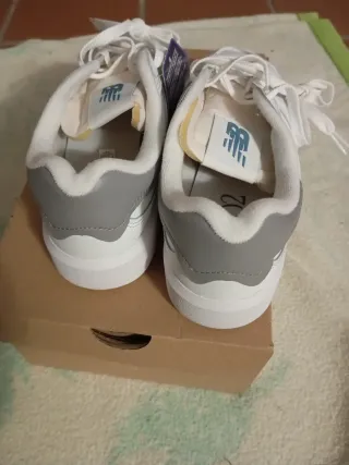 Zapatillas New Balance CT 302 Blancas y Grises