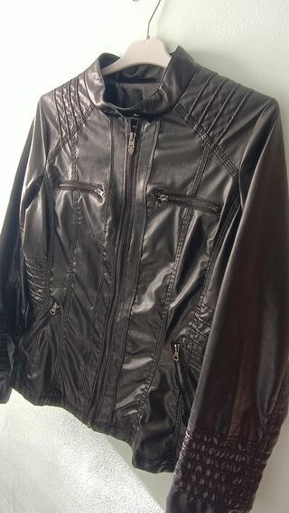 Chaqueta Piel Sintética. Talla L