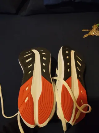 Zapatillas Adidas Blancas y Naranja