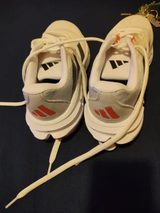 Zapatillas Adidas Blancas y Naranja