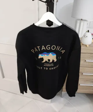 Sudadera Patagonia Negra Oso Montaña