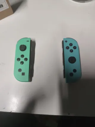 Mandos Nintendo Switch Azul y Verde.