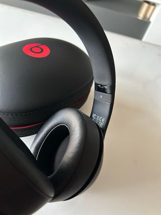 Auriculares Beats Inalámbricos Negros