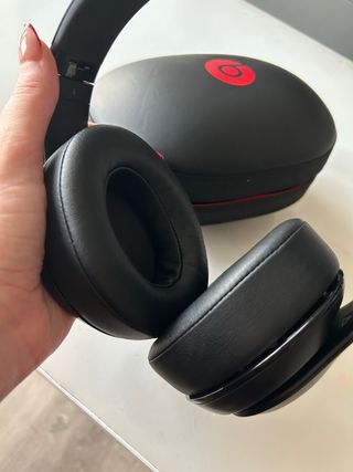 Auriculares Beats Inalámbricos Negros