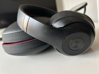 Auriculares Beats Inalámbricos Negros