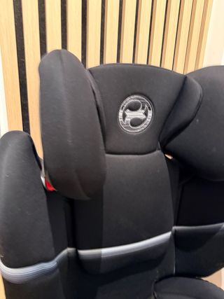 Silla elevadora negra. Cybex Gold.