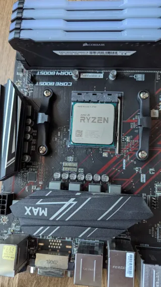 Ryzen 7 2700X + MSI B450 + 32GB 3200mhz