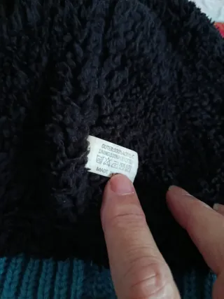 Gorro azul con pompón